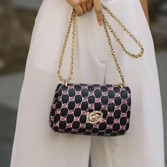Bebe Liv Logo Monogram Crossbody Black Light Pink Gold Chain NWT - Picture 1 of 10